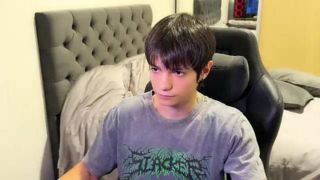 SasukeUhchiaa online show from February 25, 2025, 6:14 am