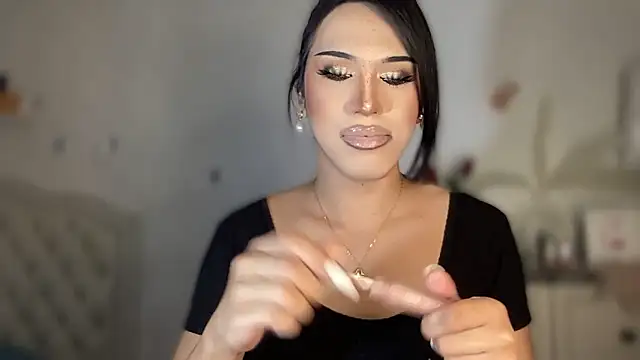 Ts glamxxxx online show from November 17, 2025, 3:43 am