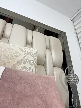 ALISSON FOXXX1 online show from October 20, 2025, 10:54 pm