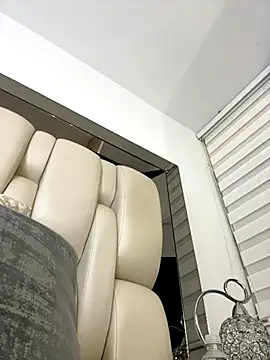 ALISSON FOXXX1 online show from October 8, 2025, 9:48 pm