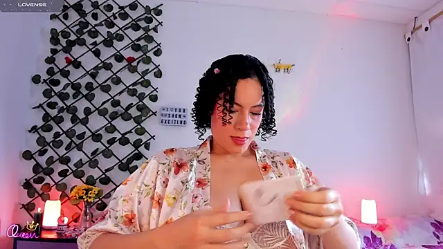 cailynhot online show from March 7, 2026, 9:42 pm