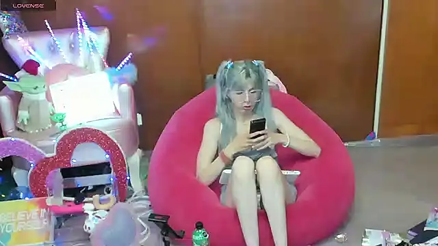 Skinygirl online show from May 5, 2026, 11:08 pm