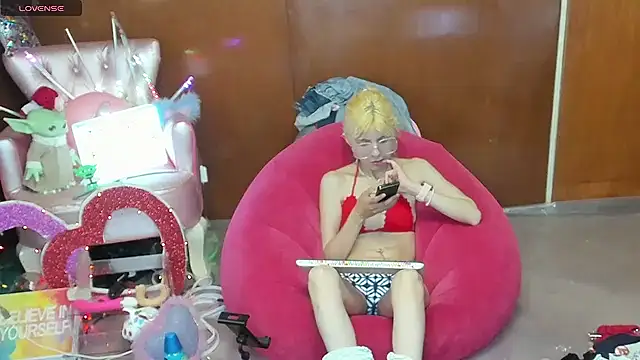 Skinygirl online show from May 2, 2026, 10:59 pm