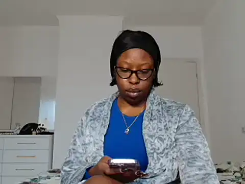 MadamIndigo online show from December 18, 2025, 1:59 pm