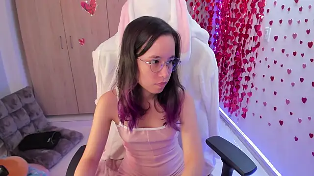 Snapshot of Anto_herrera chatting on March 16, 2025, 8:00 pm Anto herrera online show from March 16, 2025, 8:00 pm