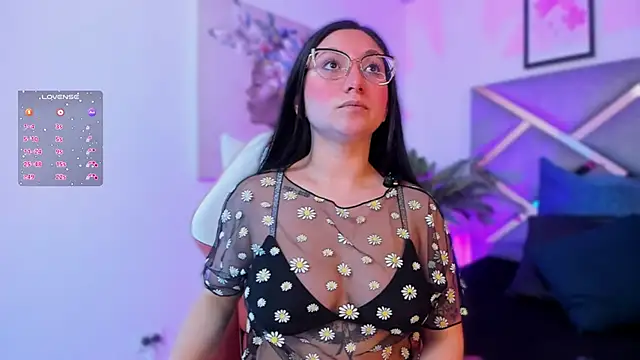 lucy neil online show from October 16, 2025, 2:42 am