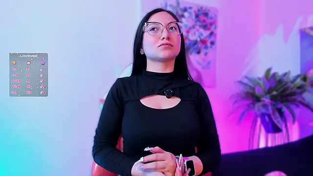 lucy neil online show from November 13, 2025, 2:48 am