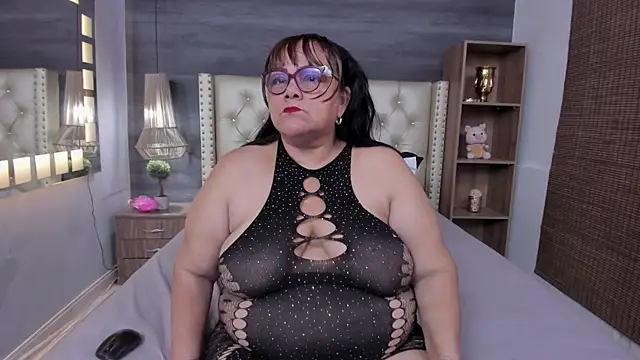 mommy cute online show from June 25, 2026, 3:15 am
