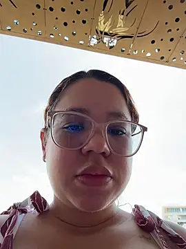Lucyklein2022 online show from June 10, 2026, 5:58 pm