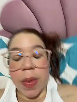 Snapshot of Lucyklein2022 chatting on March 22, 2026, 5:00 am Lucyklein2022 online show from March 22, 2026, 5:00 am