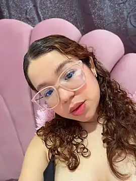 Lucyklein2022 online show from July 29, 2026, 3:33 pm