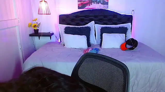 vaness weet online show from March 21, 2025, 8:08 pm