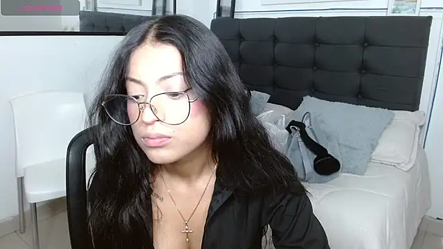 vaness weet online show from November 2, 2025, 7:52 pm