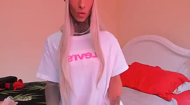 drippyorlovee online show from January 3, 2025, 3:44 pm