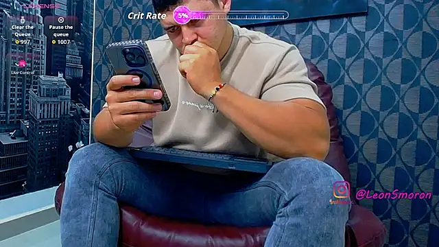 Leonsmoron online show from July 19, 2026, 12:52 am