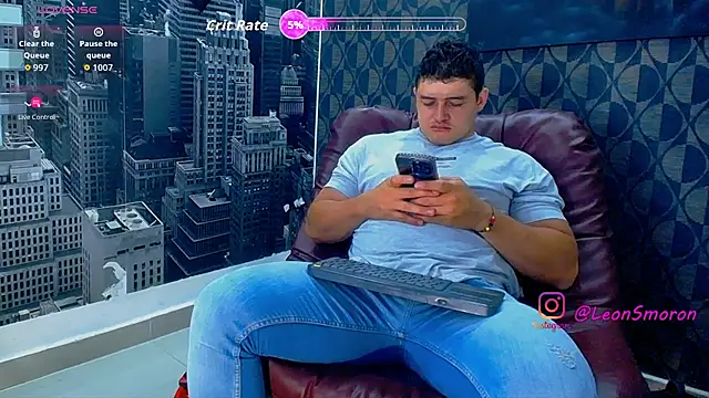 Leonsmoron online show from August 2, 2026, 12:42 am