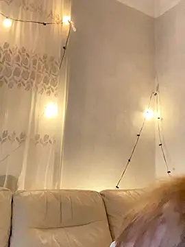 Lady  Maria online show from December 20, 2025, 4:32 pm