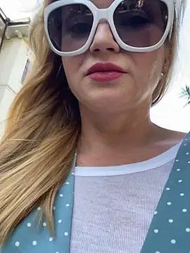 Lady  Maria online show from October 4, 2025, 11:56 am