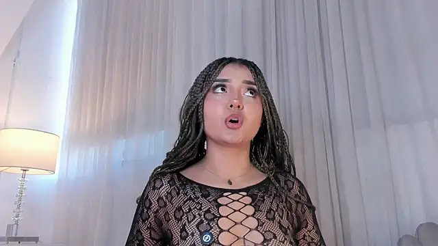 Snapshot of Emma_Torres__ chatting on February 11, 2026, 12:16 pm Emma Torres online show from February 11, 2026, 12:16 pm