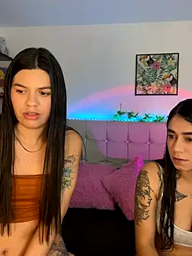Snapshot of Layla_Rachel chatting on November 2, 2025, 11:54 pm Layla Rachel online show from November 2, 2025, 11:54 pm