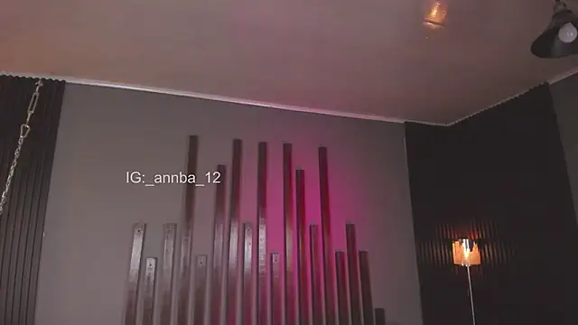 annie barozzi online show from September 25, 2025, 2:12 pm