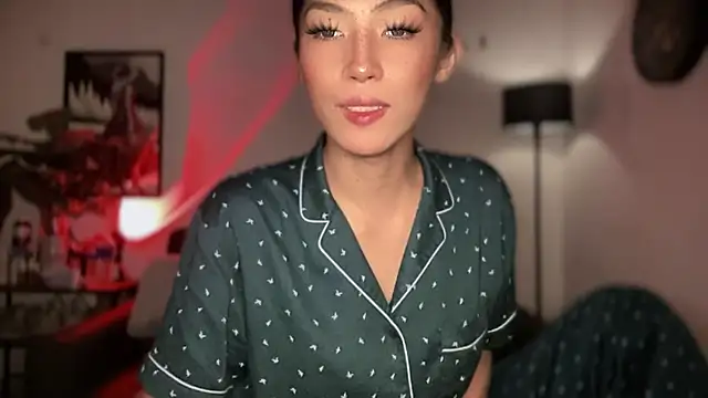 Bella Gordon online show from June 7, 2026, 9:42 pm