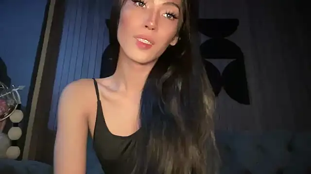 Bella Gordon online show from September 24, 2025, 4:41 am