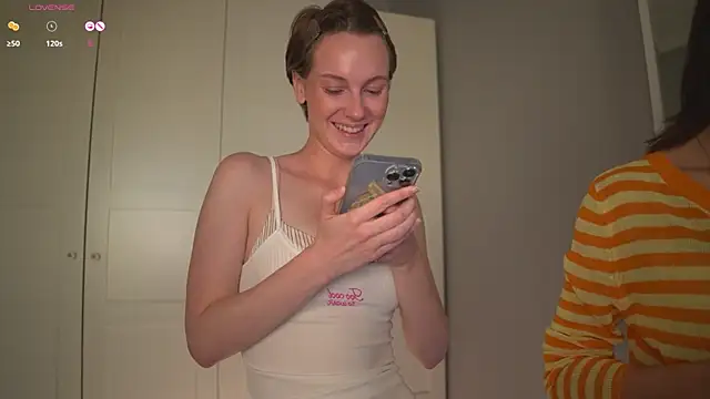 Snapshot of -JuicyMolly- chatting on August 4, 2026, 5:17 pm -JuicyMolly- online show from August 4, 2026, 5:17 pm