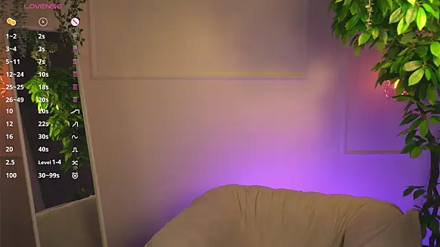 -JuicyMolly- online show from March 10, 2025, 7:18 pm