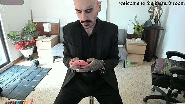 kaiser679  online show from April 15, 2026, 5:50 pm