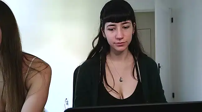 darcylovee  online show from March 19, 2025, 6:55 pm