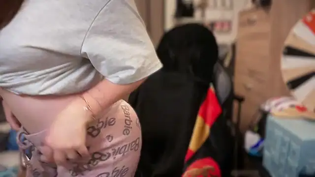 Snapshot of Amai_Live chatting on October 4, 2025, 6:37 am Amai Live online show from October 4, 2025, 6:37 am