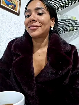 Doll Loren online show from May 31, 2026, 11:27 am