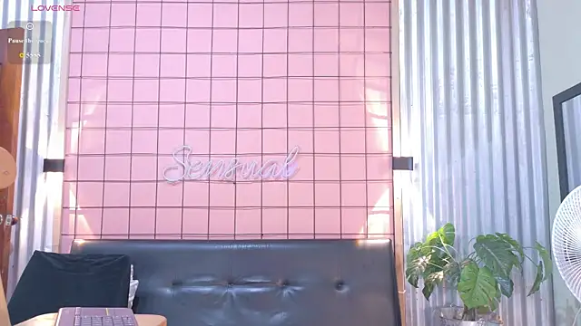 mensia hernandz online show from April 6, 2026, 1:34 pm