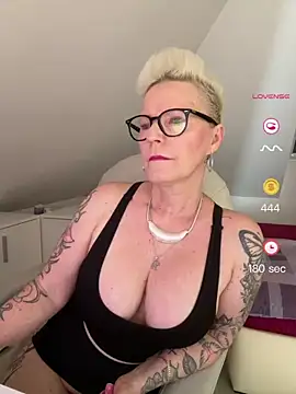 German Milf online show from June 7, 2026, 12:43 pm