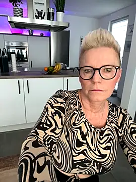 German Milf online show from November 10, 2025, 2:00 pm