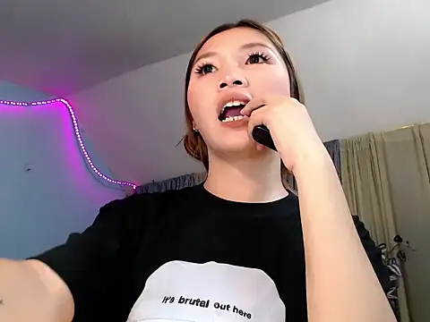 Snapshot of ursexy_allison69 chatting on October 5, 2025, 2:52 pm ursexy allison69 online show from October 5, 2025, 2:52 pm