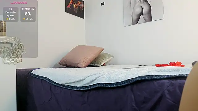 Snapshot of Cris__sweet chatting on August 4, 2026, 10:09 am Cris sweet online show from August 4, 2026, 10:09 am