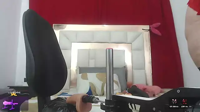 candyrojas online show from February 18, 2026, 8:00 am