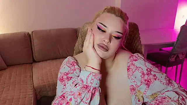EllsaJean  online show from June 11, 2026, 12:32 am