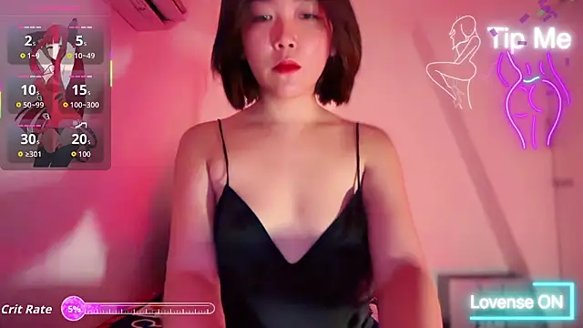 TR4NSCUTI3 online show from May 19, 2026, 6:59 pm