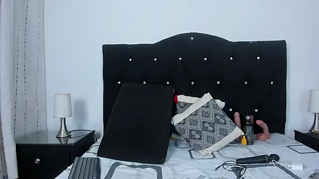 Keira Lennox online show from September 12, 2025, 11:32 am