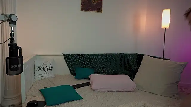 VIktorSecret online show from June 6, 2026, 12:43 pm