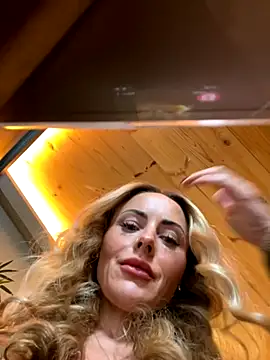 EmaSalis online show from October 1, 2025, 9:47 am