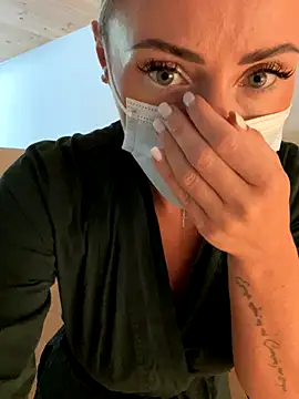 EmaSalis online show from September 15, 2025, 10:26 am