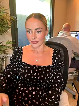 EmaSalis online show from September 25, 2025, 9:15 am