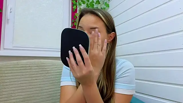 Misss Vikk online show from October 25, 2025, 6:45 am