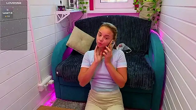 Misss Vikk online show from September 10, 2025, 6:12 am