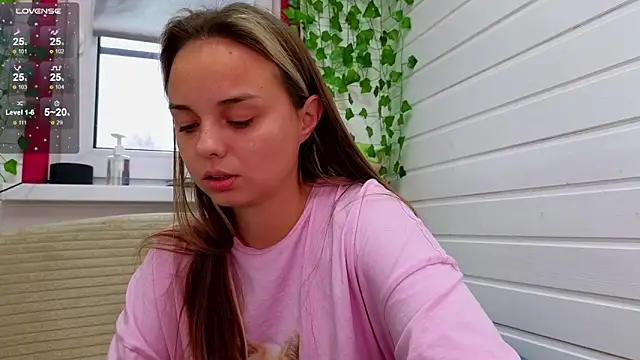 Misss Vikk online show from October 19, 2025, 6:38 am