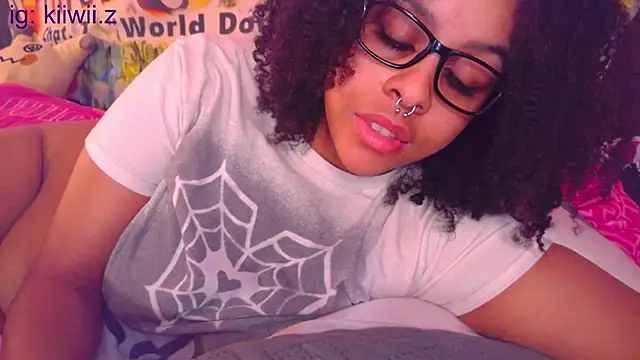 N1NT3NDH03 online show from February 25, 2025, 5:08 am